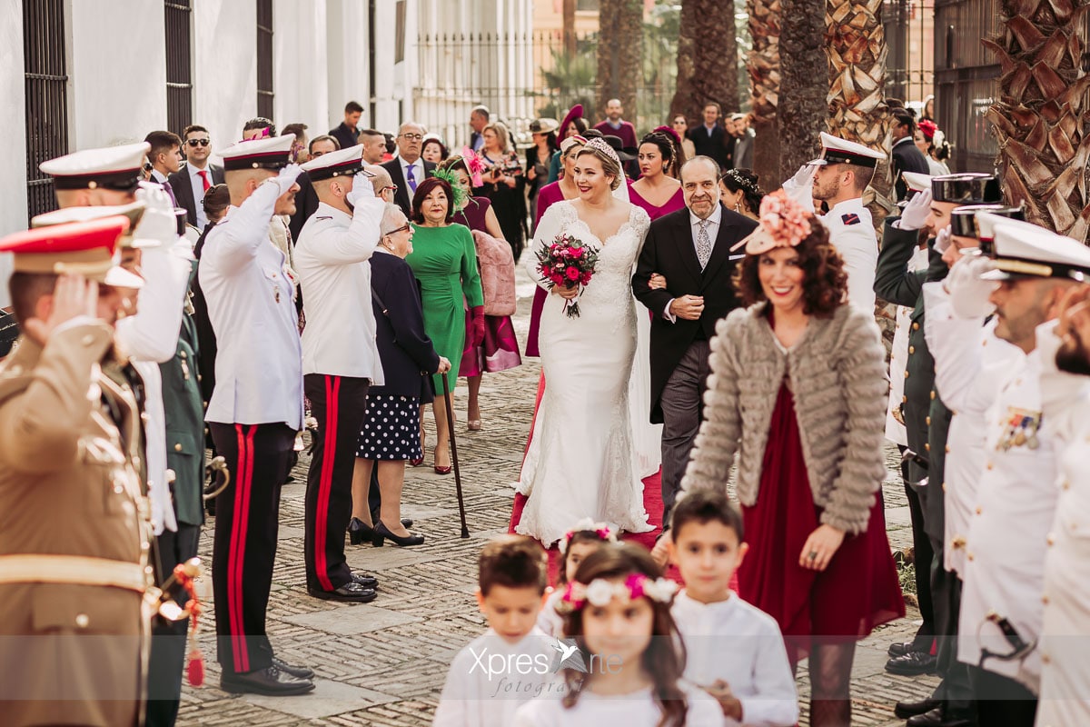 Entrada de la novia en la iglesia