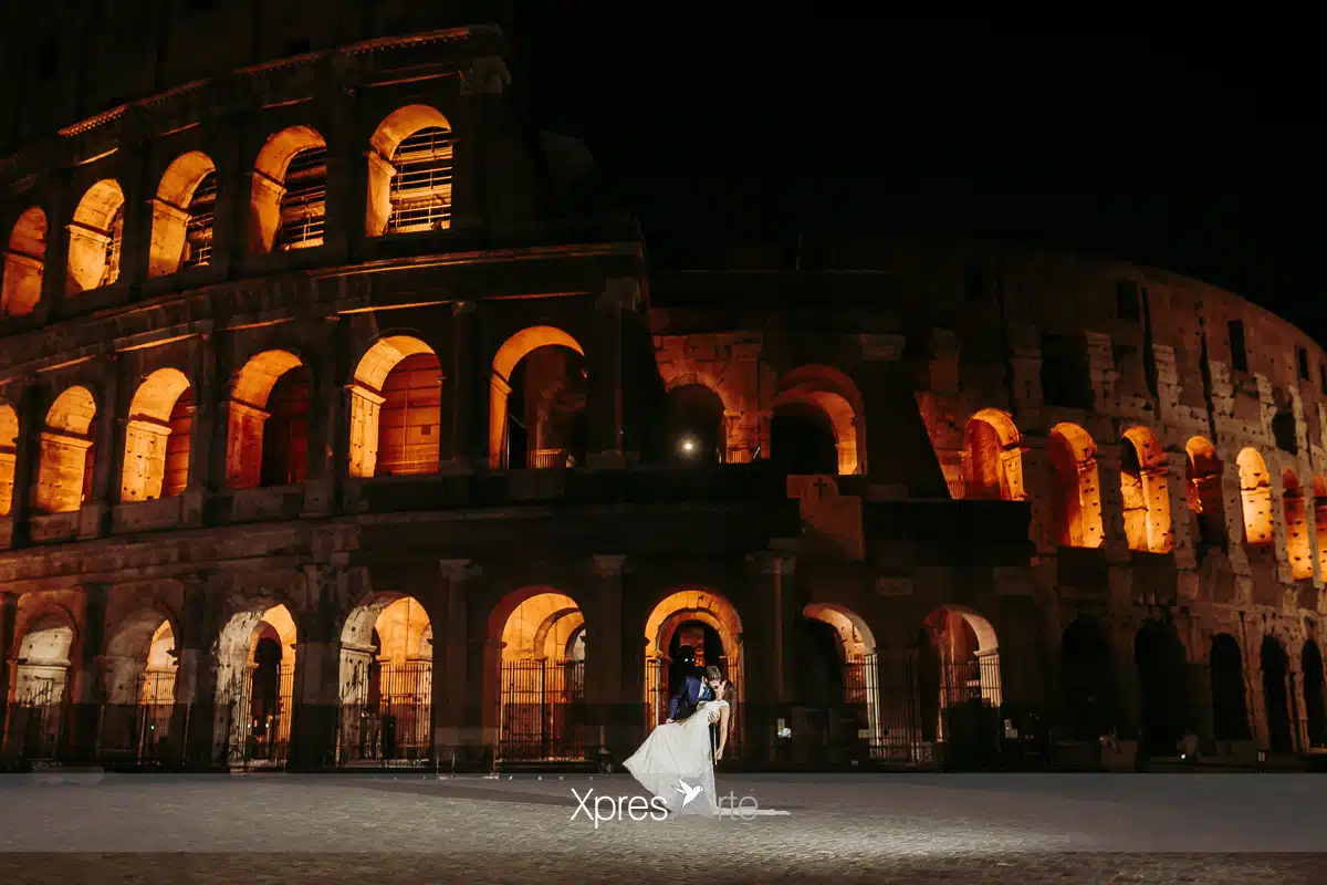 Postboda en el Coliseo de Roma