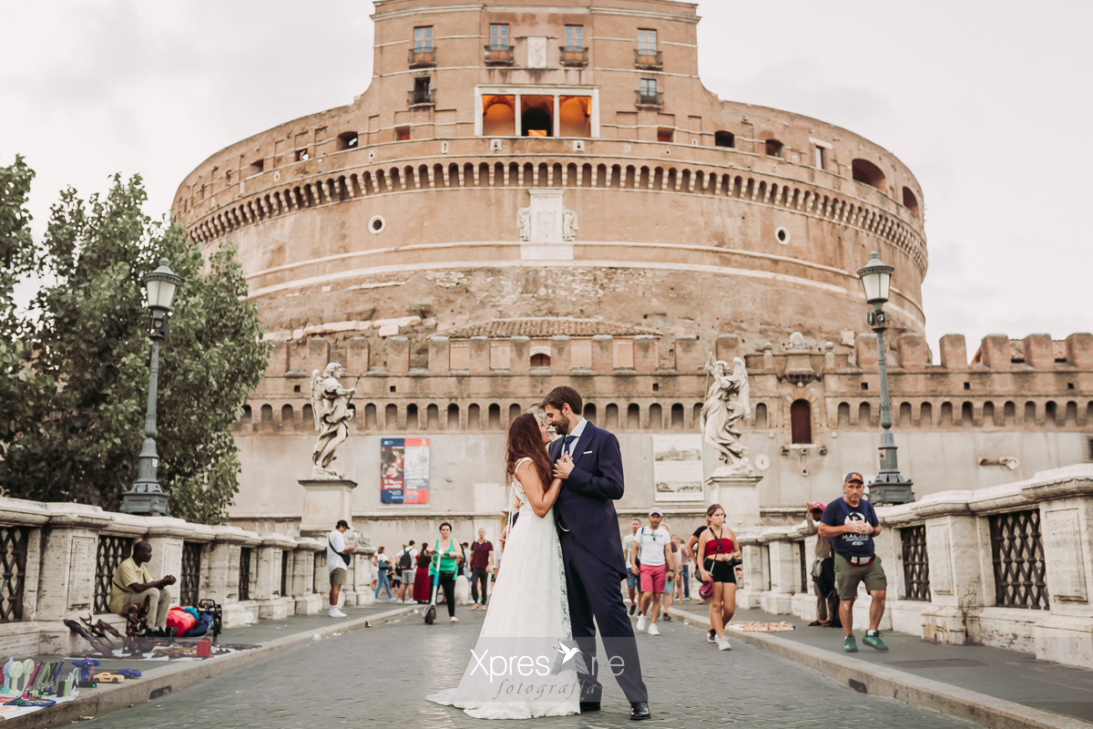 Reportaje postboda en el puente Sant’Angelo de Roma